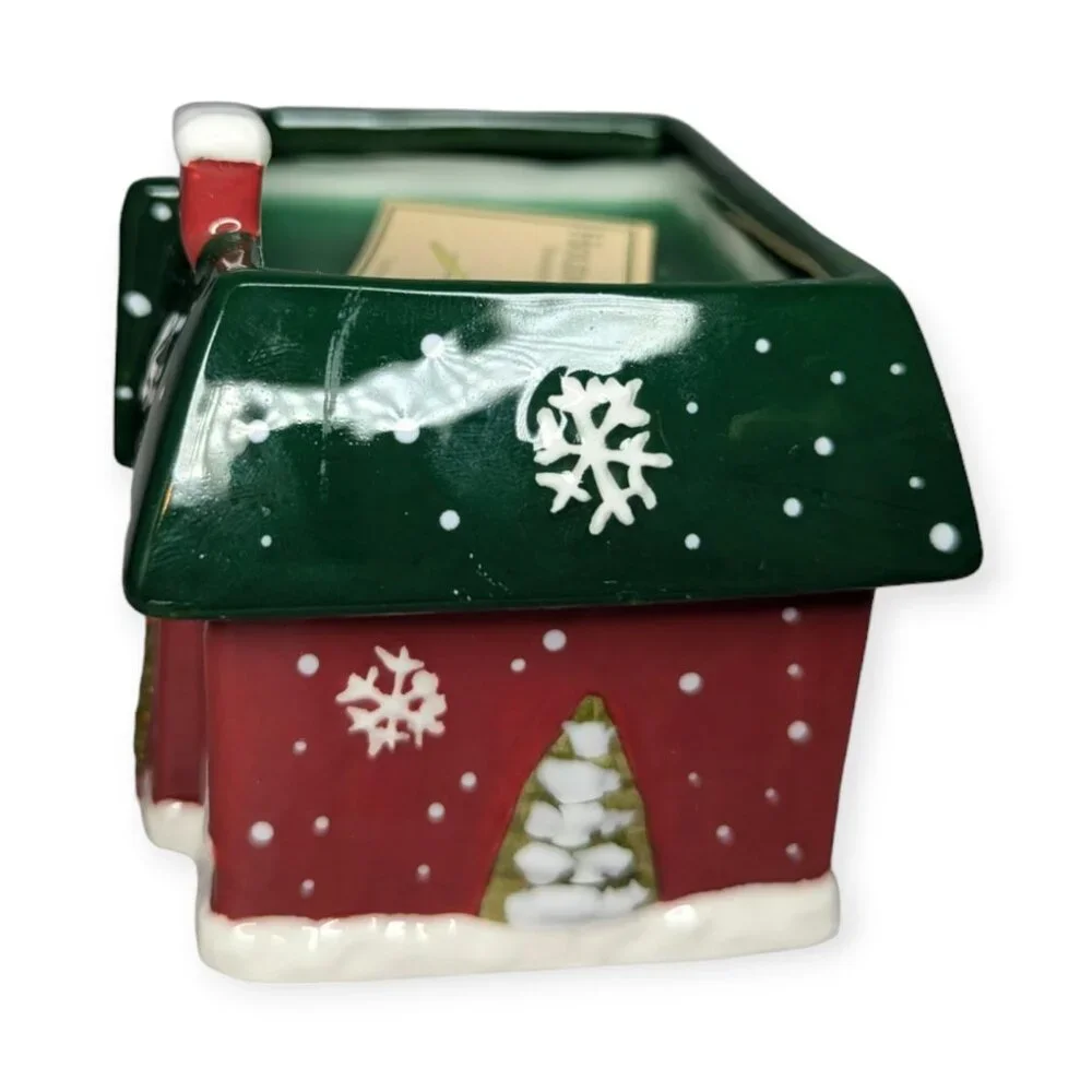 The White Barn Candle Company Holiday Homecoming Handpainted Birdhouse Candle - Picture 4 of 10